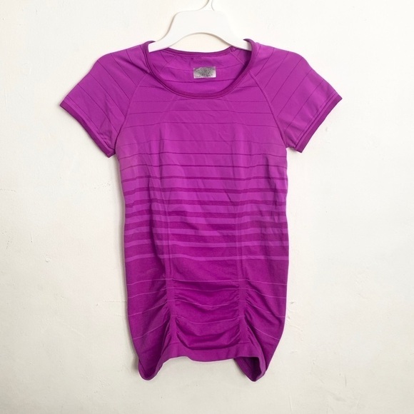Athleta Fastest Track Stripe Tee Shirt w/Ruched Stretch, Berry/Purple, size S - Picture 2 of 5